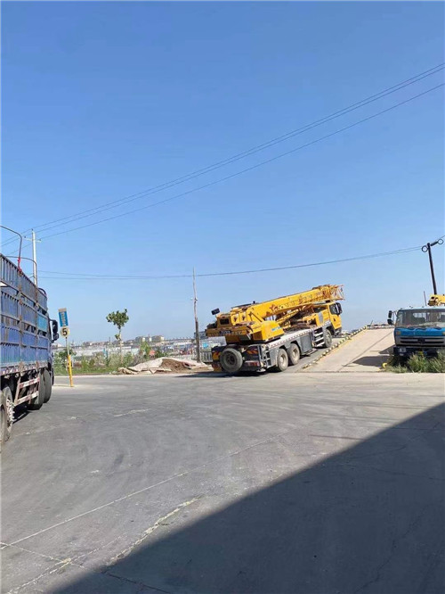 沁阳市25吨吊车的租赁价格大概是多少？